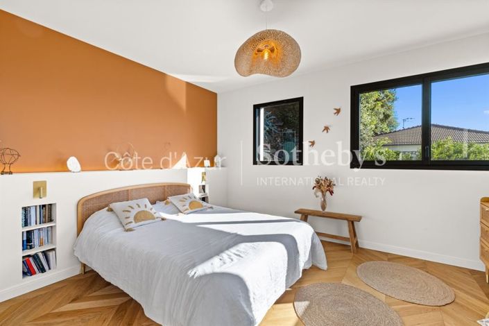 Image No.10-4 Bed House for sale