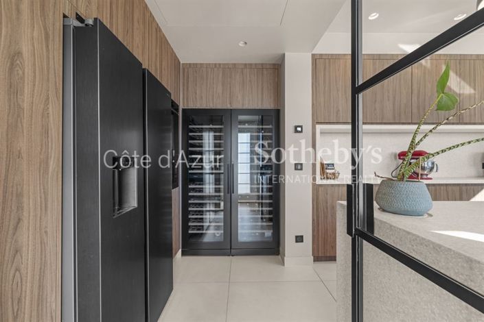 Image No.18-4 Bed House for sale