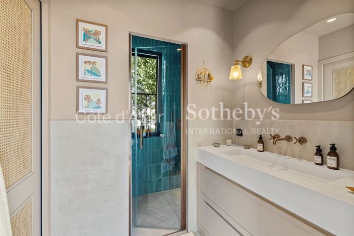 Image No.9-4 Bed House for sale