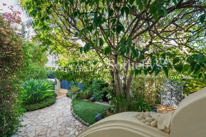 Image No.6-3 Bed House for sale