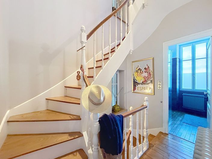 Image No.8-3 Bed House for sale