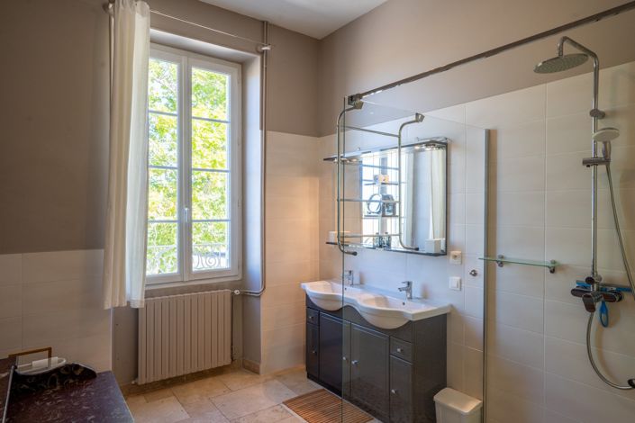 Image No.18-8 Bed House for sale