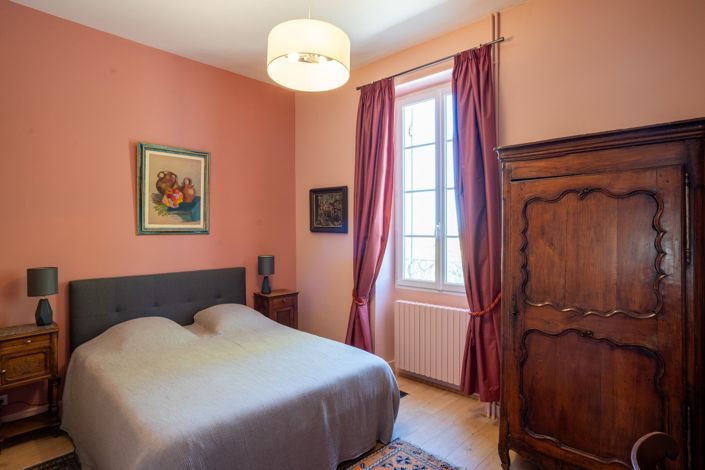 Image No.19-8 Bed House for sale
