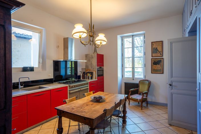 Image No.7-8 Bed House for sale