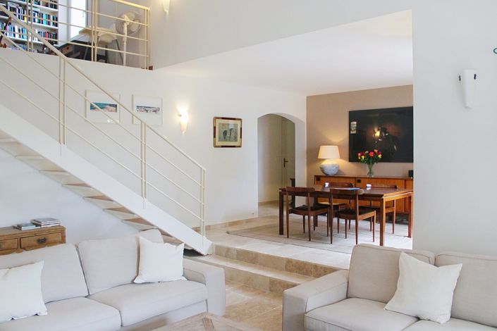 Image No.14-4 Bed House for sale