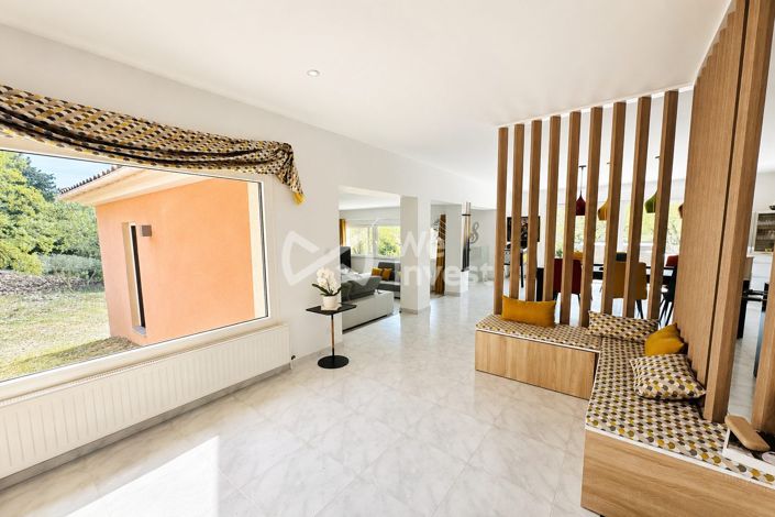 Image No.11-4 Bed Property for sale