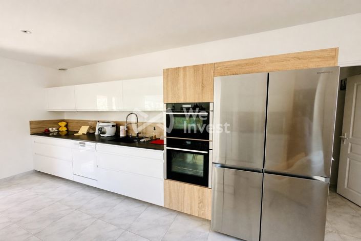 Image No.14-4 Bed Property for sale