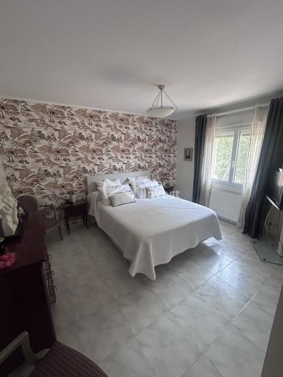 Image No.16-4 Bed Property for sale