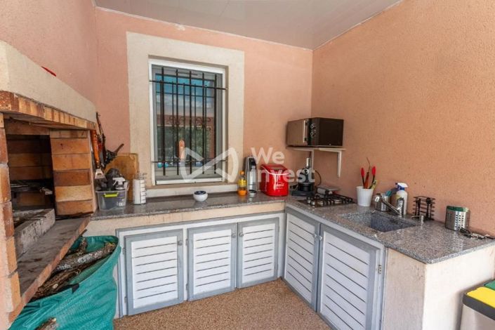 Image No.20-4 Bed Property for sale