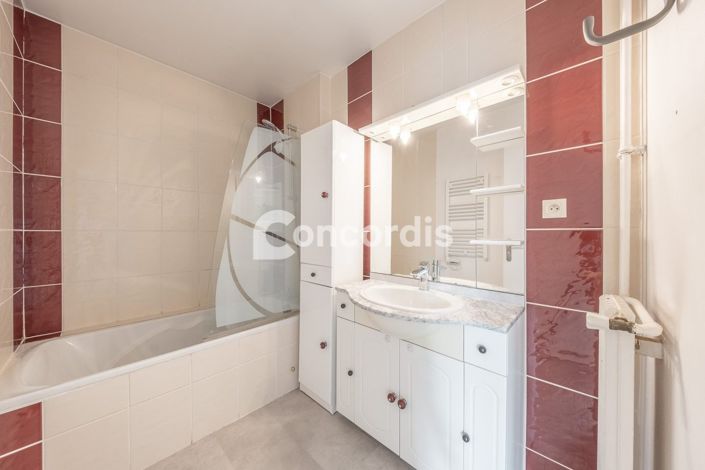 Image No.18-2 Bed Apartment for sale