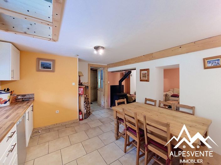 Image No.5-2 Bed House for sale