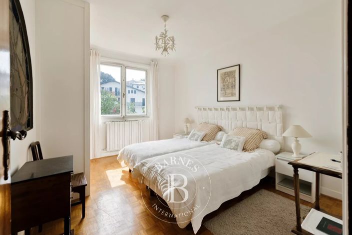 Image No.14-4 Bed House for sale