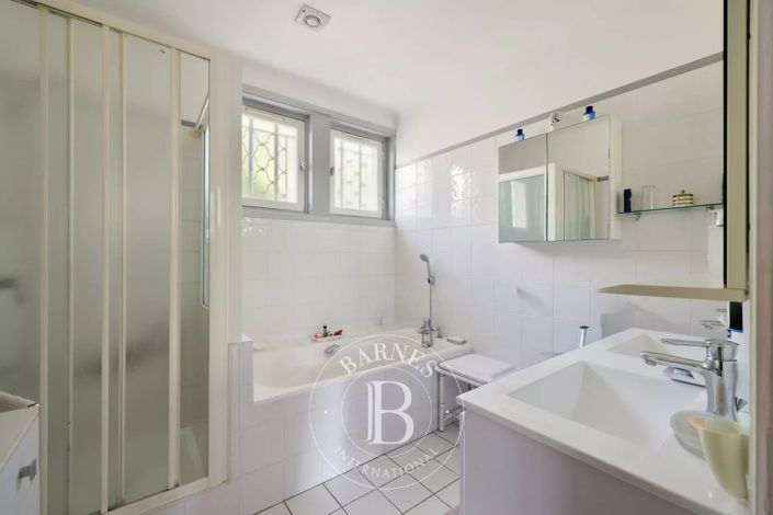 Image No.19-4 Bed House for sale