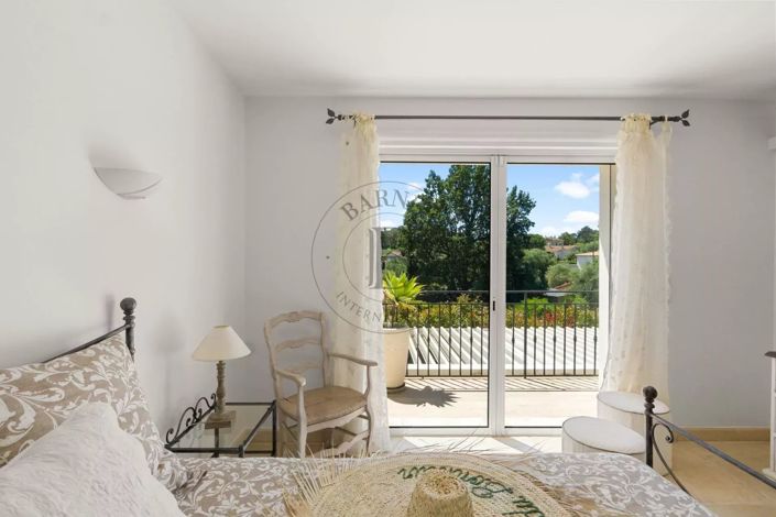 Image No.11-4 Bed House for sale