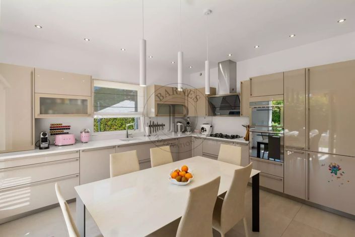 Image No.16-4 Bed House for sale