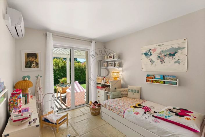 Image No.19-4 Bed House for sale