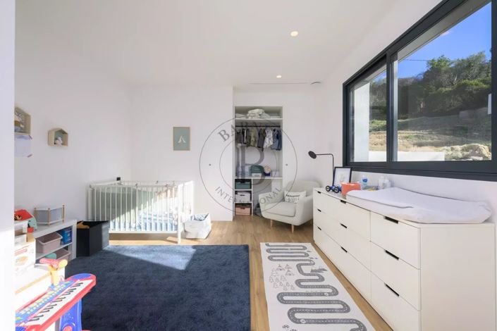 Image No.17-3 Bed House for sale