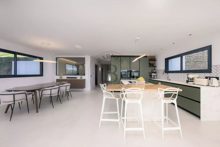 Image No.2-3 Bed House for sale