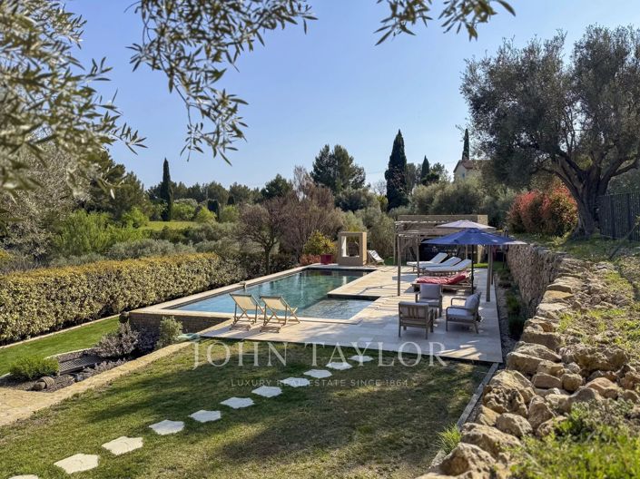 Image No.2-5 Bed House for sale