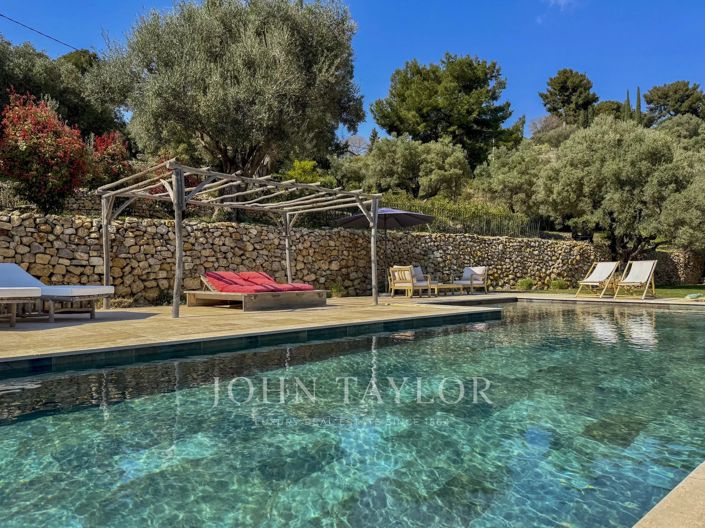 Image No.3-5 Bed House for sale