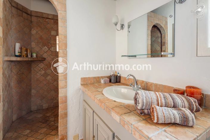 Image No.16-6 Bed House for sale