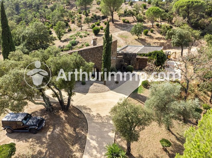 Image No.2-6 Bed House for sale