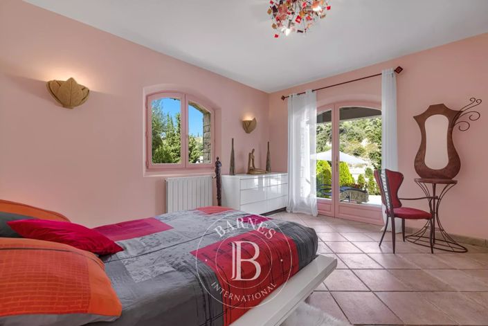 Image No.10-4 Bed House for sale