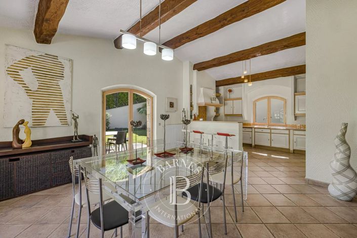 Image No.6-4 Bed House for sale