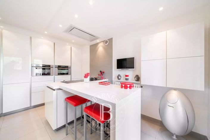 Image No.3-4 Bed House for sale