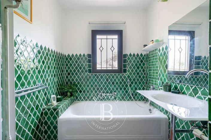 Image No.7-4 Bed House for sale