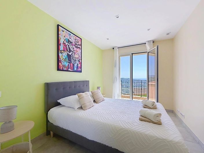 Image No.14-4 Bed House for sale