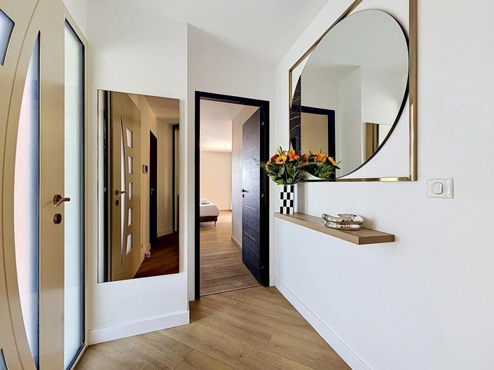Image No.18-4 Bed House for sale