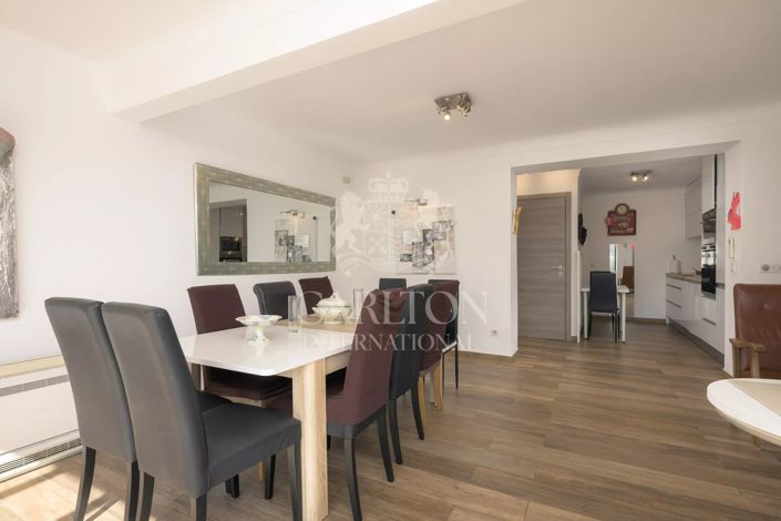 Image No.8-4 Bed House for sale
