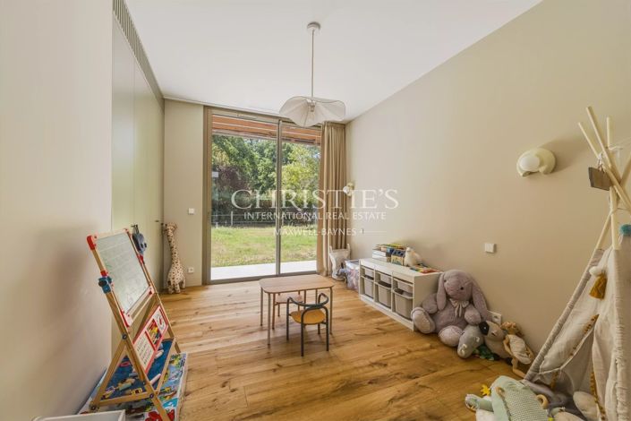 Image No.17-5 Bed House for sale