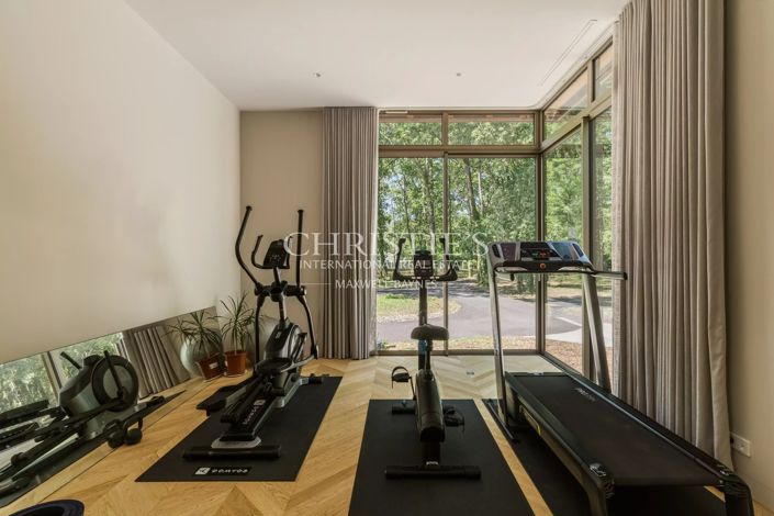 Image No.20-5 Bed House for sale
