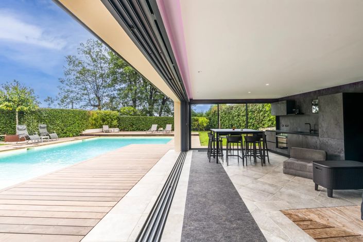 Image No.10-5 Bed House for sale