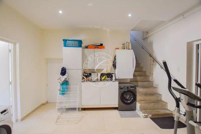 Image No.21-6 Bed House for sale
