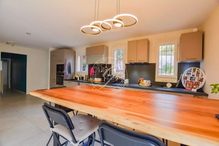 Image No.4-6 Bed House for sale