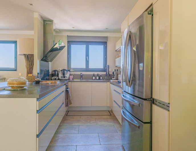 Image No.9-5 Bed House for sale