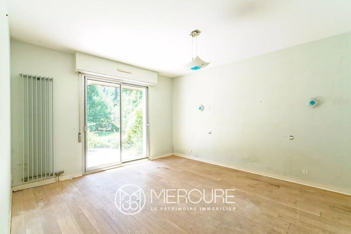 Image No.5-7 Bed House for sale