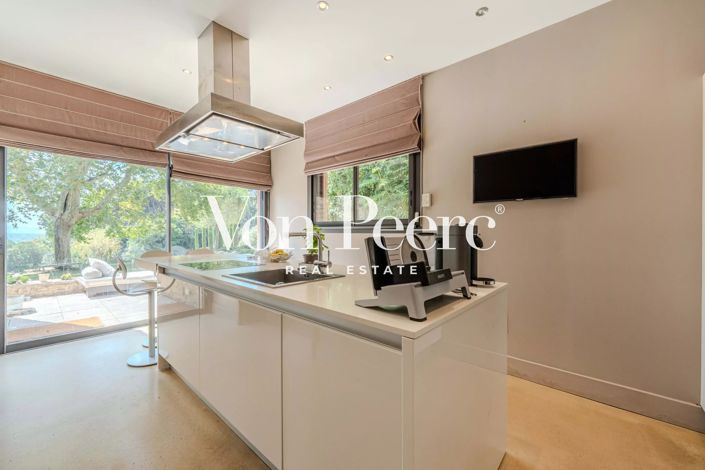 Image No.13-6 Bed House for sale