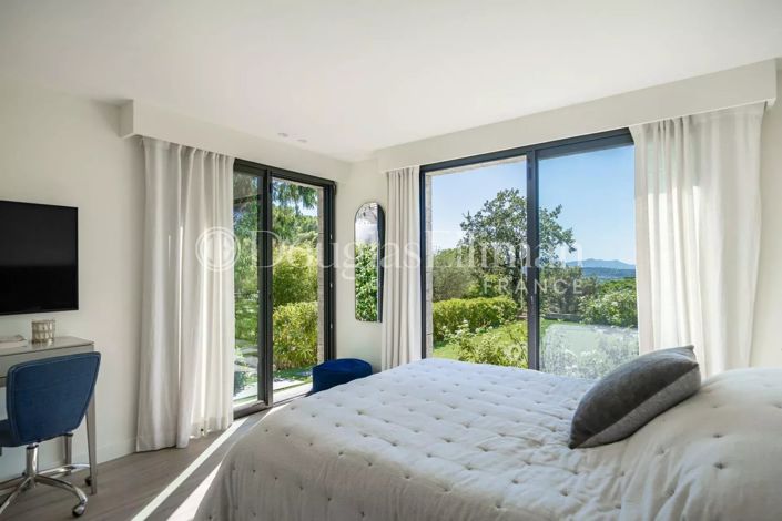 Image No.15-5 Bed House for sale