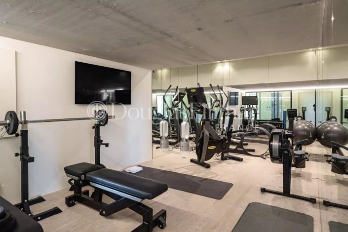 Image No.17-5 Bed House for sale