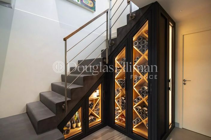 Image No.18-5 Bed House for sale
