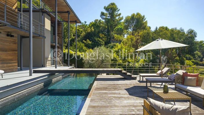 Image No.20-5 Bed House for sale