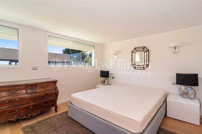 Image No.11-4 Bed House for sale