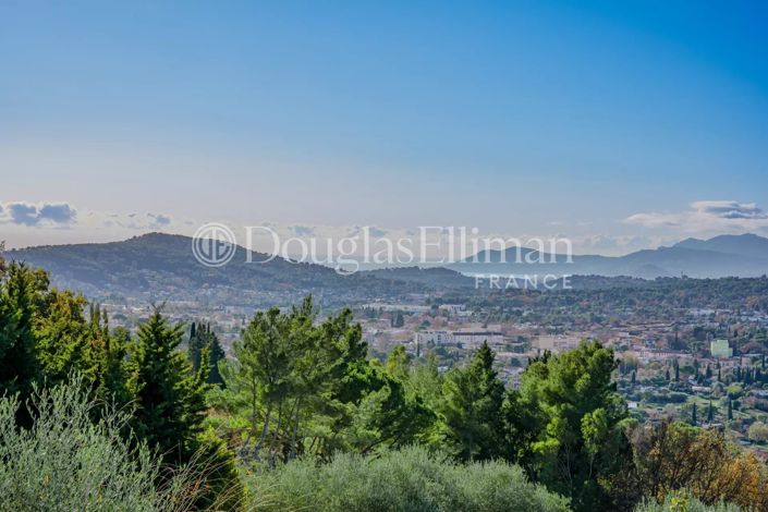 Image No.6-5 Bed House for sale