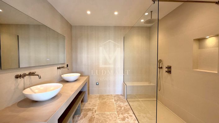 Image No.19-9 Bed House for sale