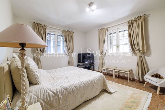 Image No.11-5 Bed House for sale