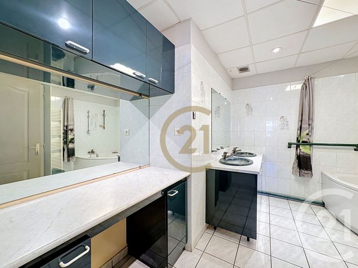 Image No.16-3 Bed House for sale